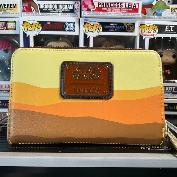Star wars Jakku Loungefly Wallet - Picture 2 of 3